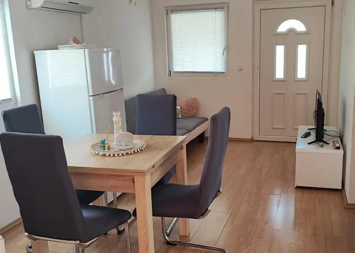 Appartement With Parking Space - 23274 *